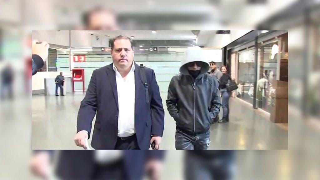 Víctor Guzmán llegó a la Ciudad de México inmerso en la polémica