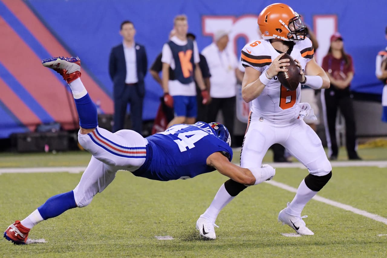 Su primer pase de touchdown fue en conexión con su receptor abierto David Njoku, ante una doble cobertura en el end zone, lo cual habla de la valía del envío entre el tráfico.