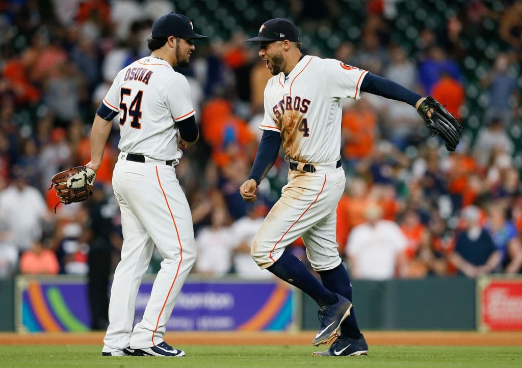 La oficina de las Grandes Ligas le dio un castigo ejemplar, pues tuvo que pasar 75 juegos sin recibir paga debido a su reglamento, además de que en ese periodo fue canjeado a otro equipo.