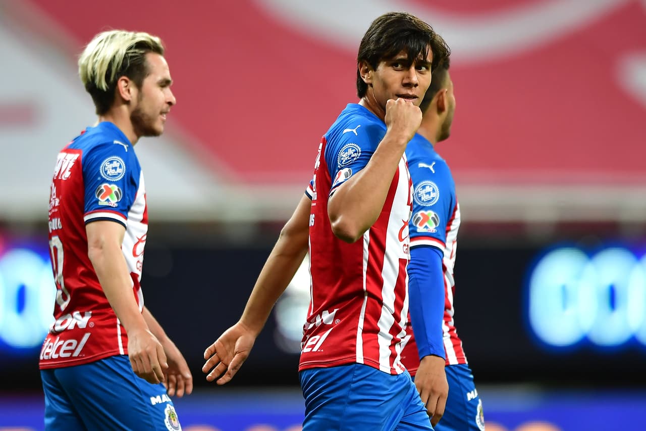 Al 9’ Macías apareció para abrir el marcador. Angulo desbordó por la banda izquierda y filtró el esférico para que Macías la mandara al fondo de arco.