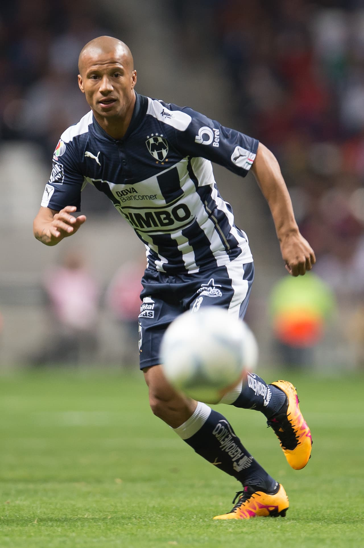 El mediocampista de los Rayados de Monterrey, Carlos Sánchez, ha participado como titular en los 12 partidos disputados hasta el momento, aunque únicamente en 8 de ellos ha jugado todos los minutos de los partidos, logrando anotar 4 goles, situación que lo ha llevado a sumar 75 puntos y que su valor en el UD Fantasy sea de $8.7 millones.