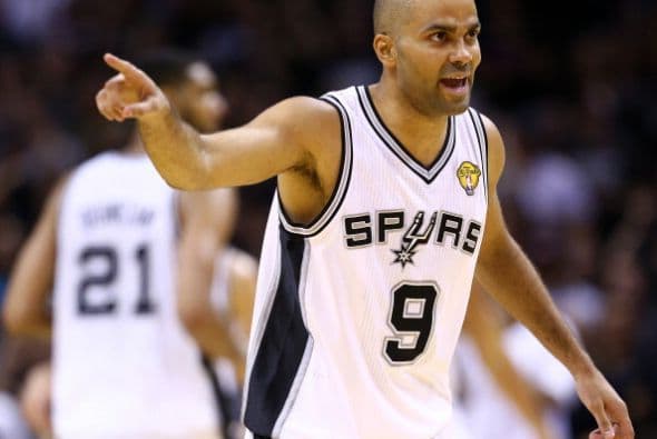 Todo o nada. Dispuestos a dejar la vida en la cancha San Antonio fue por su quinto campeonato mientras Miami buscaba salir de la mala racha 3-1 pese a que ningún equipo en la historia lo había logrado en una final. San Antonio apaleó a Miami.          