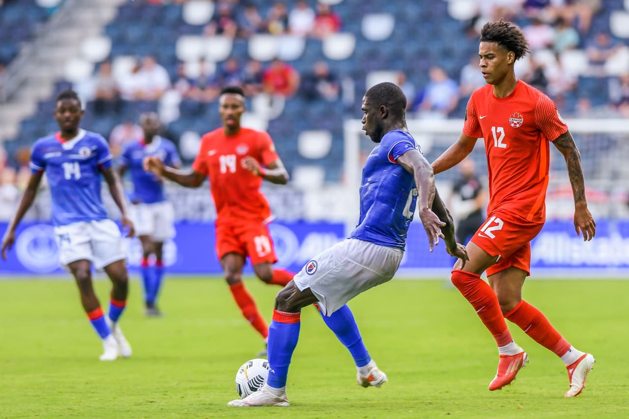 El doblete de Cyle Larin y los goles de Stephen Eustáquio y Junior Holiett le dan la victoria a Canadá 1-4 sobre la selección de Haití en la jornada dos de la Copa Oro.