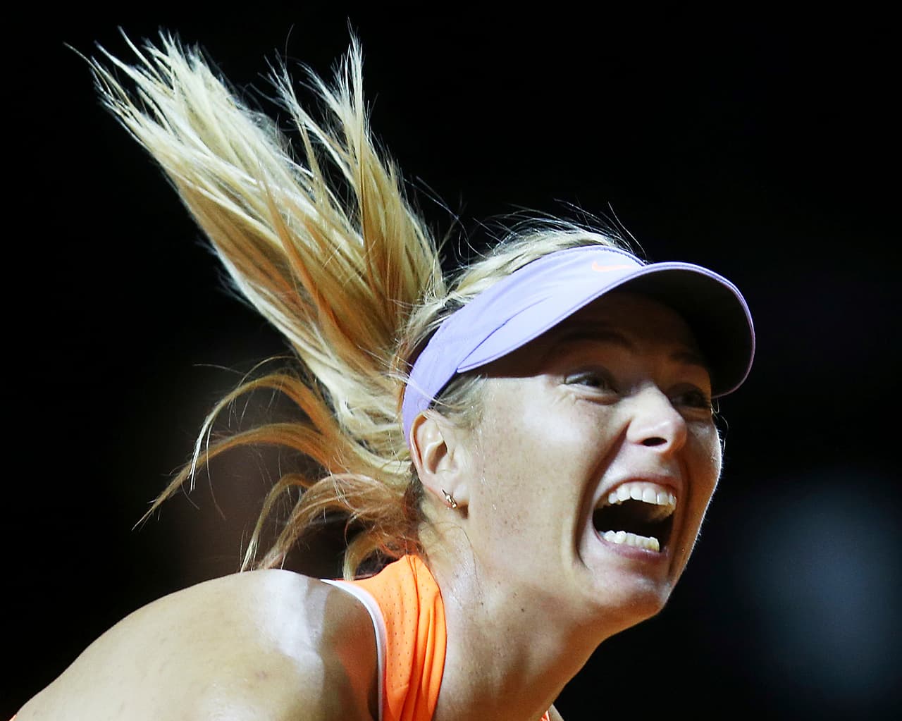 En 43 minutos, Sharapova puso el partido 6-3 a su favor y con ello se llevó su primer triunfo en su regreso a las canchas.