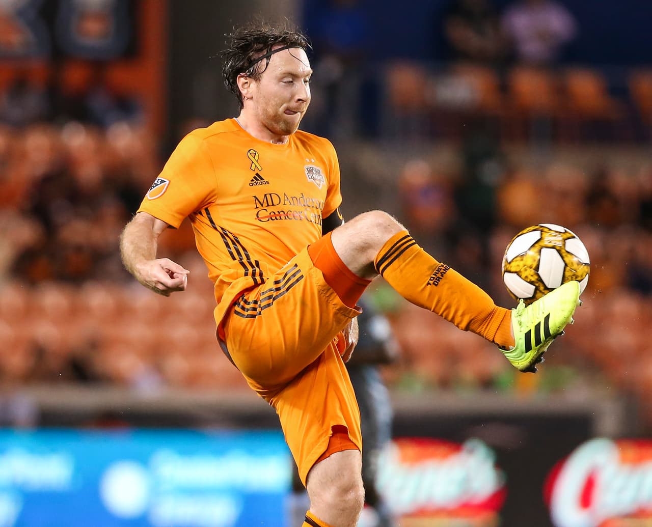 Tommy McNamara pasa de Houston Dynamo a New England Revolution.