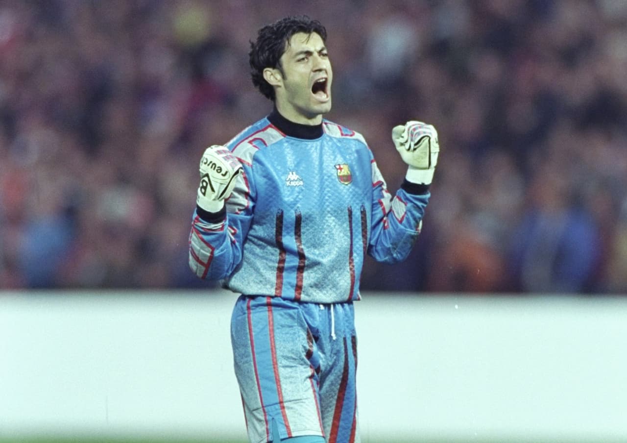 Vítor Manuel Martins Baía. Defendió la portería de Barcelona desde 1996 hasta 1999. En ese lapso ganó una Liga, dos Copas y una Supercopa. Una lesión le cortó el ritmo y salió del equipo.