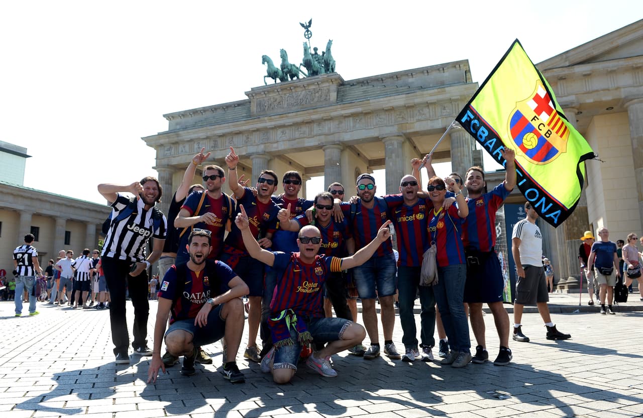 Los aficionados culés y bianconeros ya esperan ansiosos el inicio del encuentro entre italianos y españoles para definir al próximo Campeón de la Champions.