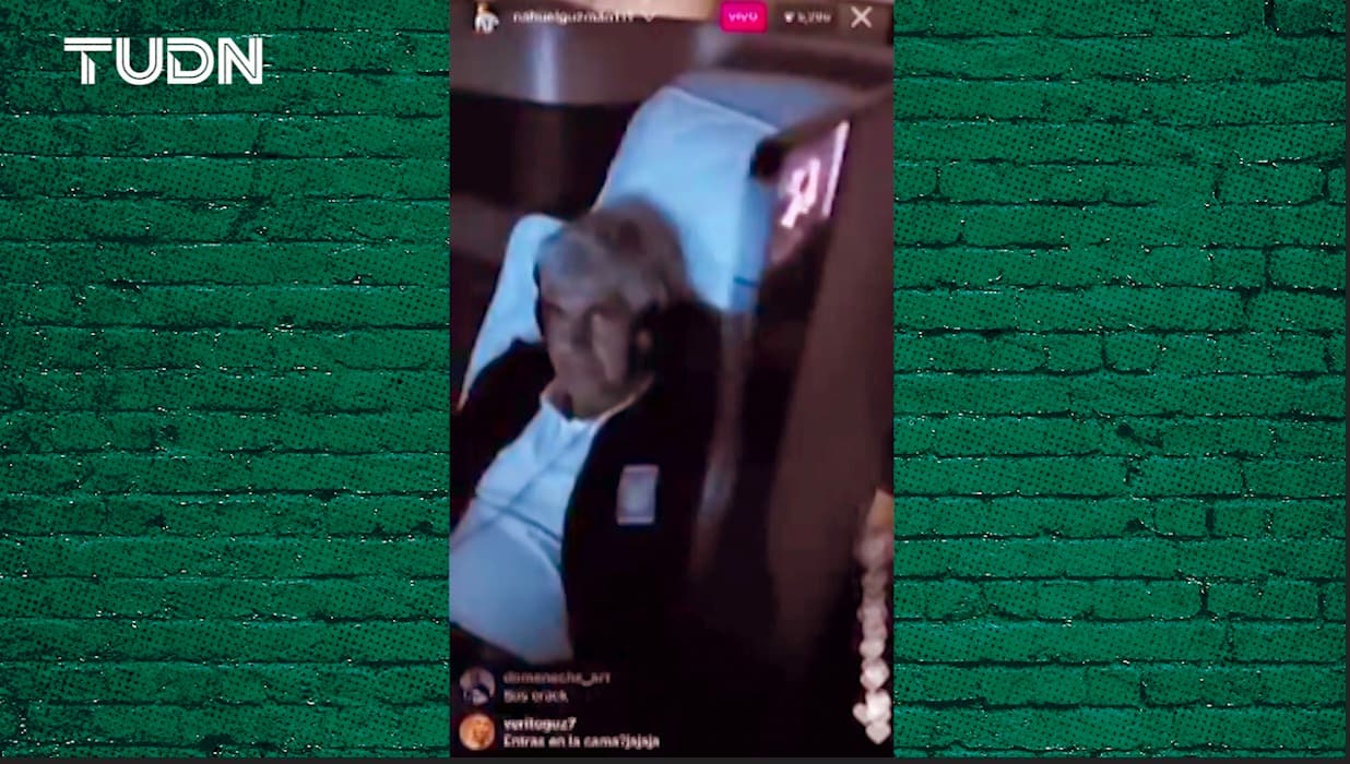 Nahuel molesta al Tuca y este responde con cortes de manga