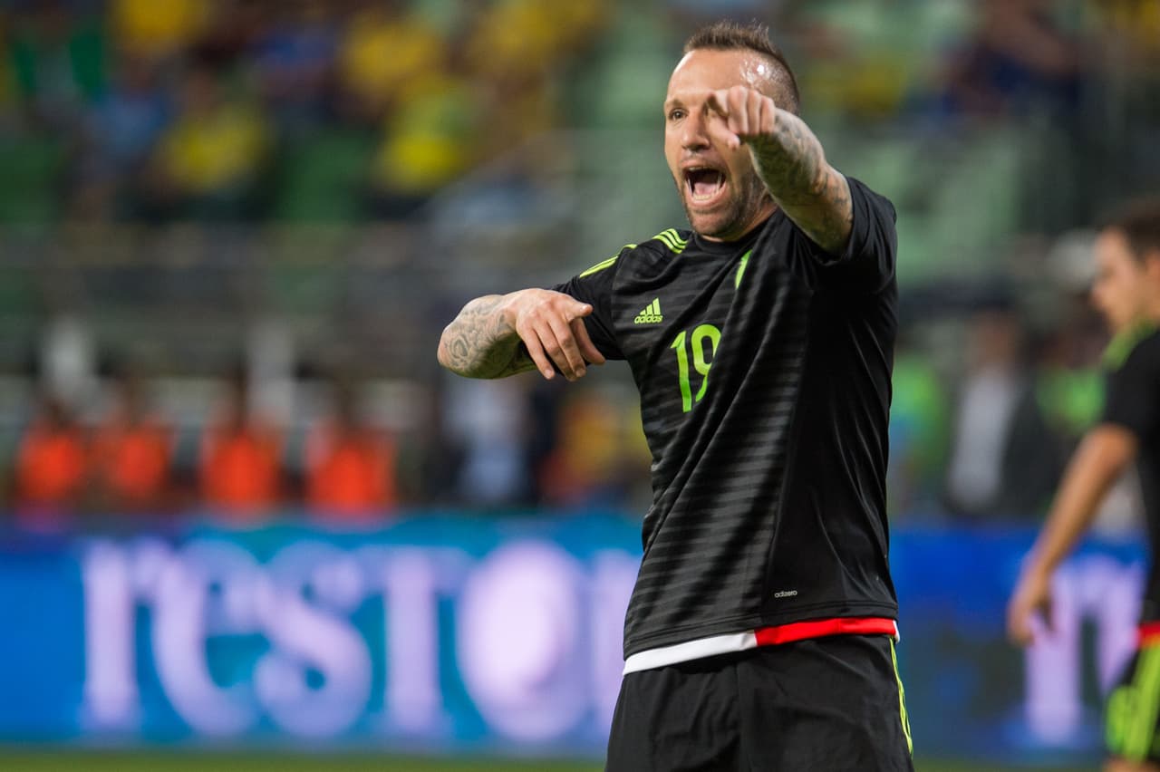 Vicente Matías Vuoso: El delantero mexicano tuvo varios minutos dentro de la cancha en los cuales batalló para ganar balones al frente pero sin tener éxito en su objetivo pues ni disparó al arco brasileño y tampoco logró meter algún pase a sus compañeros. Calificación: 6.