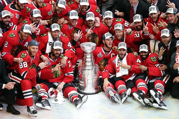 Desde el 1938 los Chicago Blackhawks no ganaban en su propia casa. Este es el tercer título en seis años