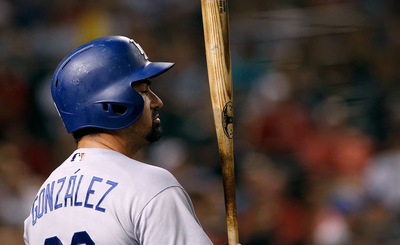 Adrián González llegó a ocho jonrones en el triunfo de Los Ángeles 7-2 sobre St. Louis