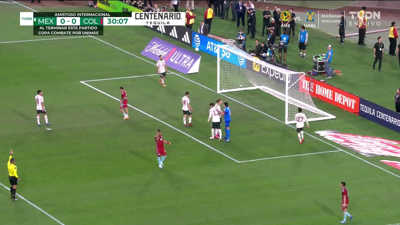 ¡TIRO ATAJADO! disparo por Daniel Ruiz.