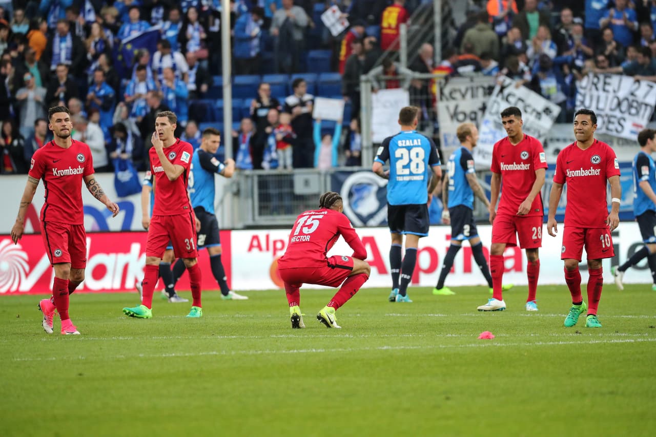 Por su parte, el Eintracht Frankfurt se quedó en 41 unidades y dejó escapar una oportunidad de oro para quedar a 3 puntos del Werder Bremen que ocupa la ultima plaza a Europa League de la siguiente temporada.