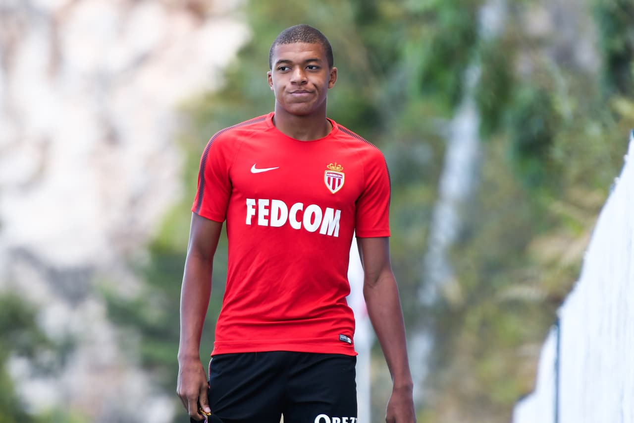 Wilfrid Mbappé, el padre y representante del jugador, y el director deportivo del PSG, Antero Henrique, alcanzaron un acuerdo, según el rotativo, por lo que resta que la negociación con Mónaco.