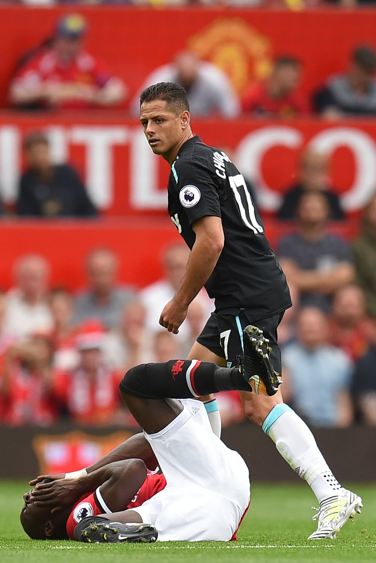 Era su regreso al estadio del Manchester United, luego de su periplo por Alemania con el Bayer Leverkusen. Sin embargo, no fue lo que él, seguramente, esperaba.