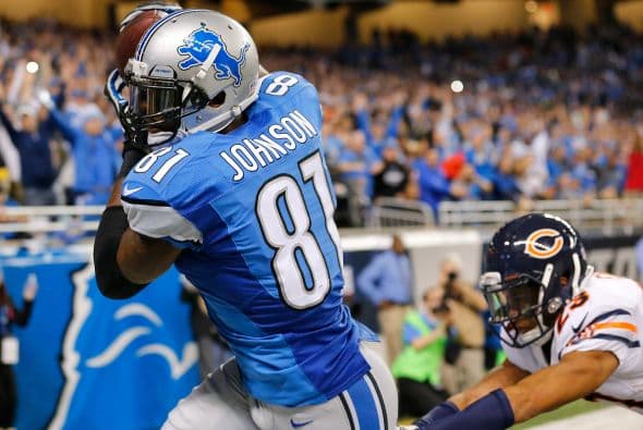 Los Detroit Lions vencieron 34-17 a los Chicago Bears en el primer duelo en Día de Acción de Gracias, donde Matthew Stafford brilló con dos pases de touchdown a Calvin Johnson.