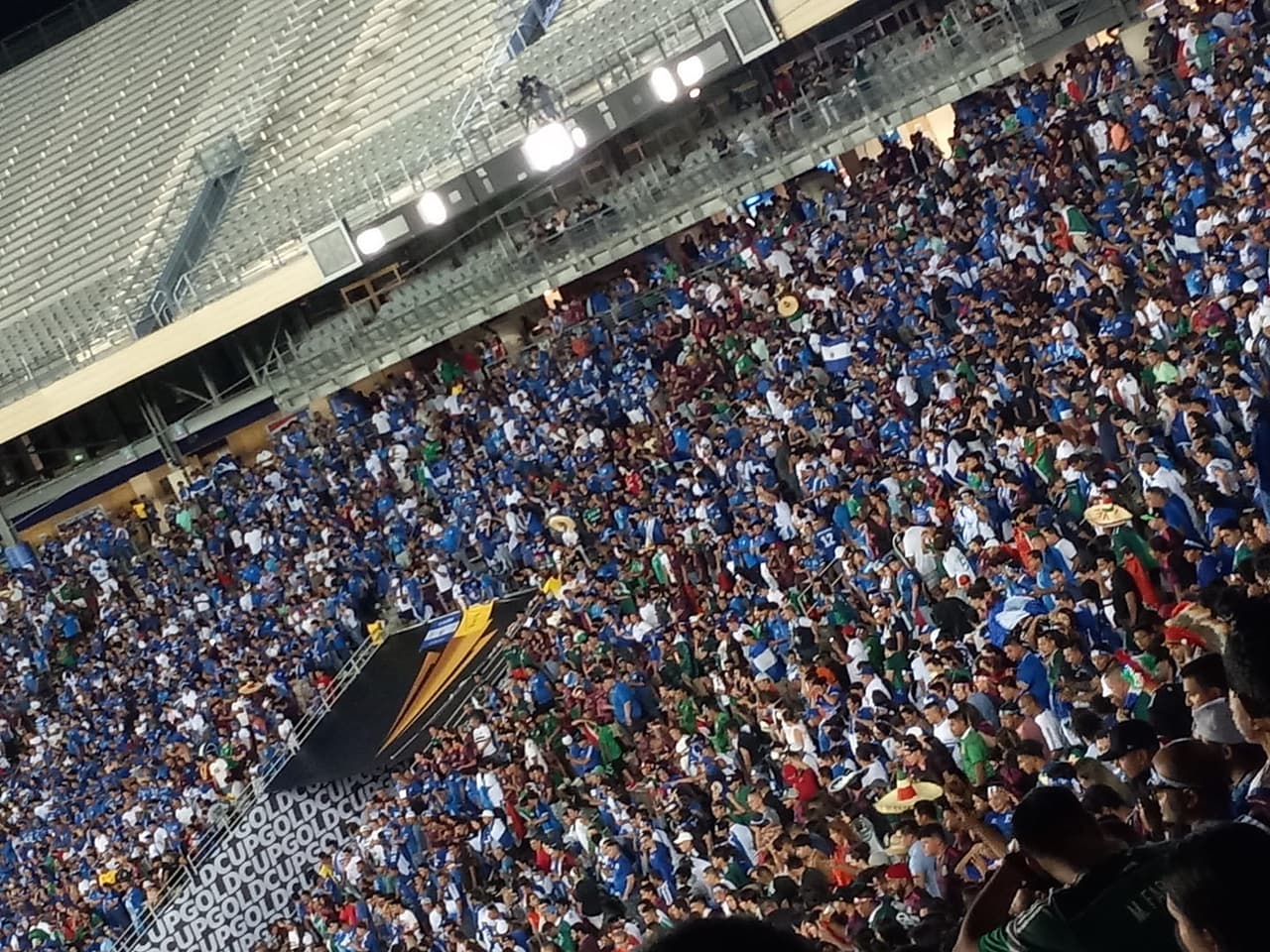 Los asistentes compartieron con Noticias 23 la fotografías de su visita al estadio.
<br>