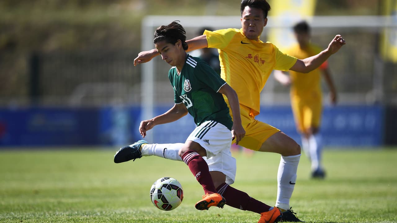 Diego Lainez es pretendido en Europa y su precio superaría los 20 millones de euros