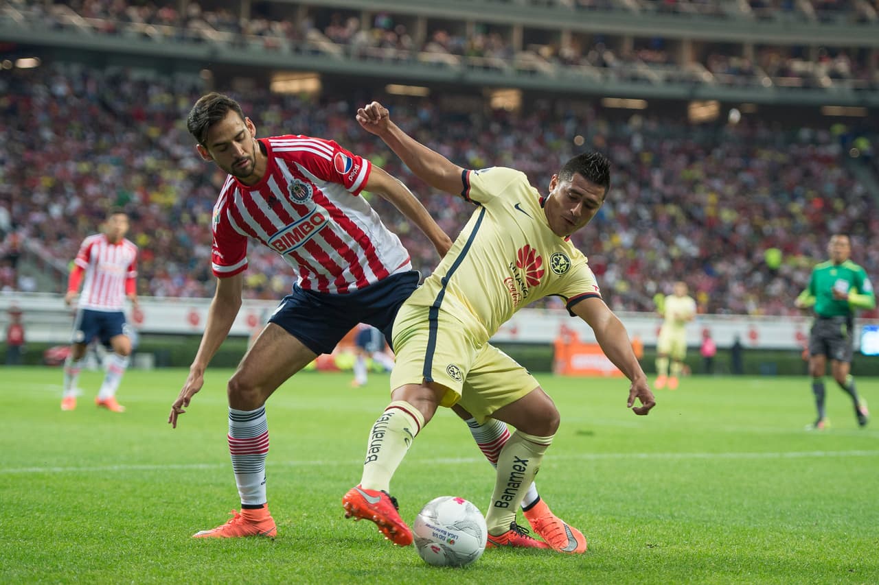 Raúl López #15 - El defensor del Rebaño Sagrado, puso varios centros peligrosos dentro del área americanista, incluso, se tuvo la confianza en hacer recortes cerca de su portería para salir jugando, aunque para su mala fortuna, Rubens Sambueza pudo escabullirse en una jugada que terminó en gol. Calificación 7.