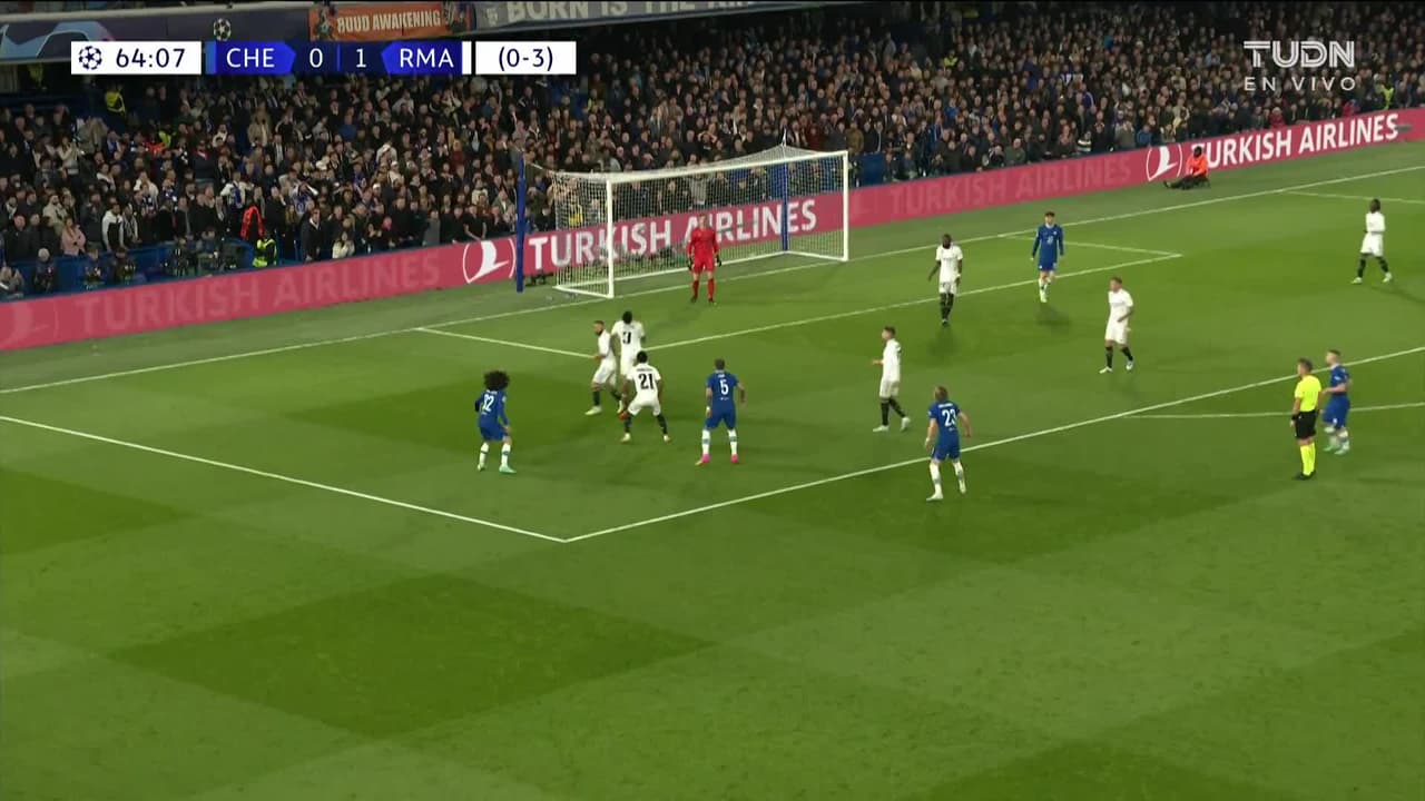 ¡TIRO ATAJADO! disparo por Enzo Fernández.