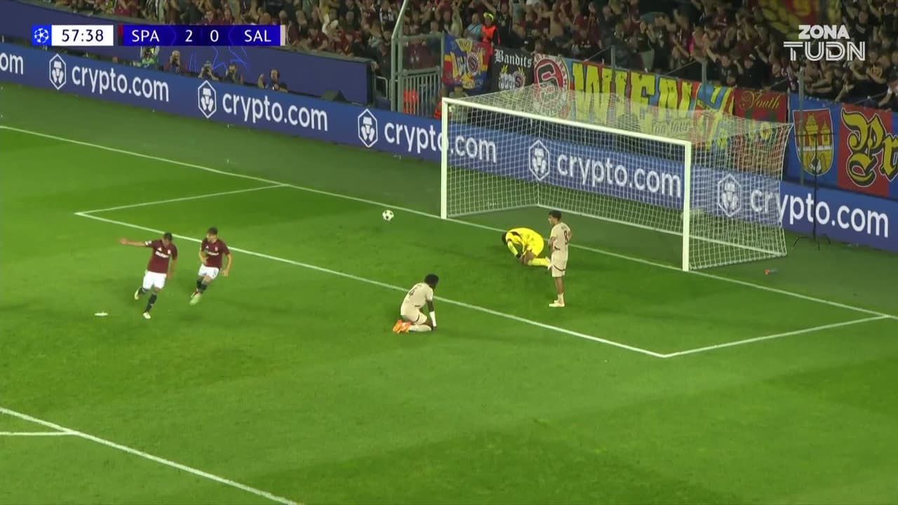 ¡Golazo del Sparta Praga! Laci hace el tercero con una genialidad