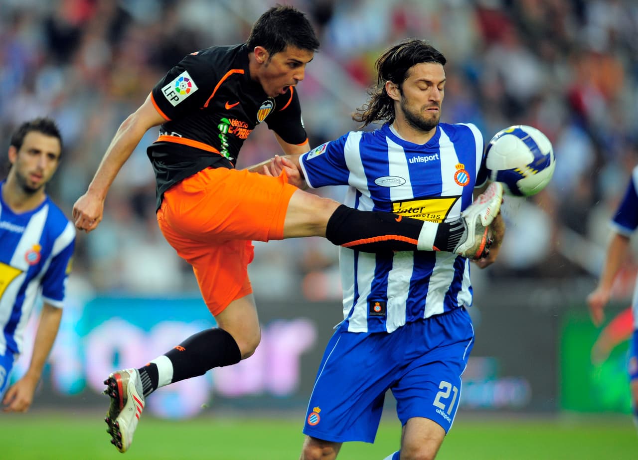 Jarque se caracterizó por su liderazgo y por ser un jugador aguerrido, fuerte en el juego aéreo.