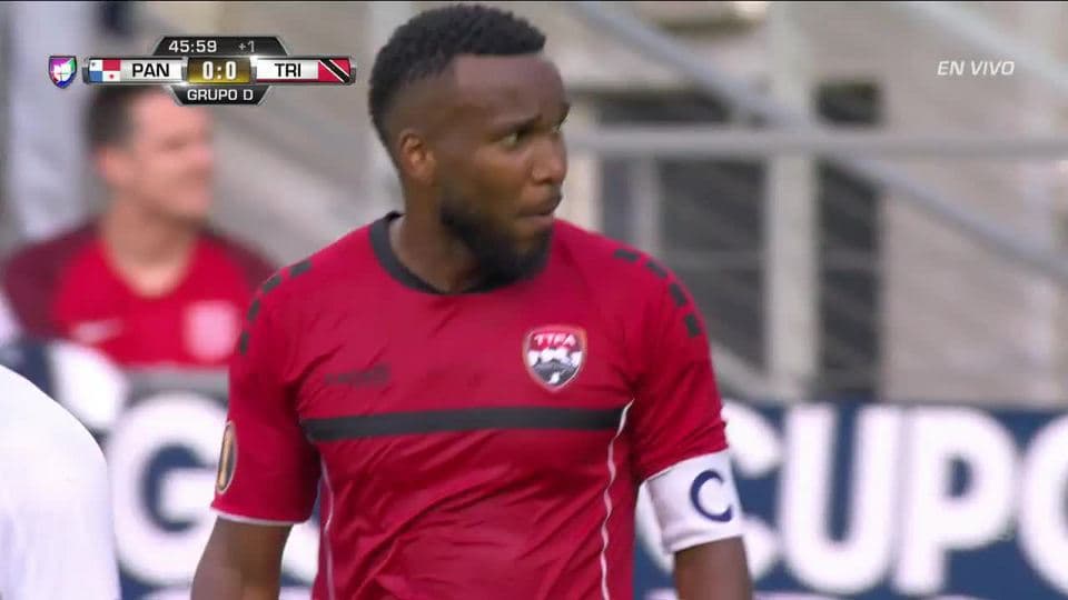 Tiro desviado de Khaleem Hyland