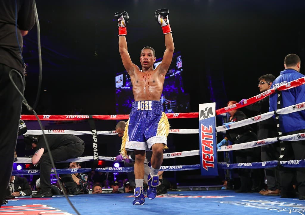 José 'Chocolatito' González se unió a Top Rank.