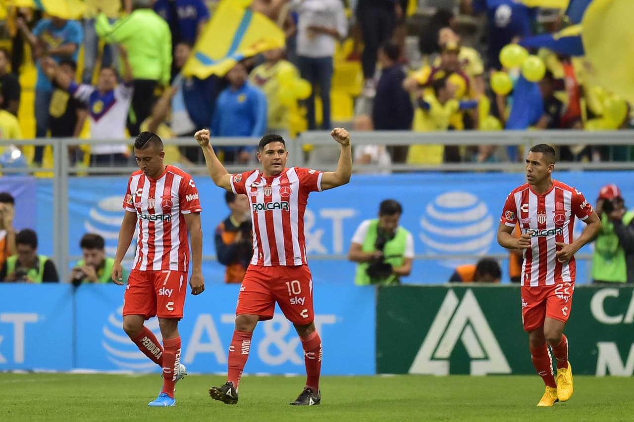Apenas cinco minutos más tarde, el argentino hizo el 0-2 con el pie.