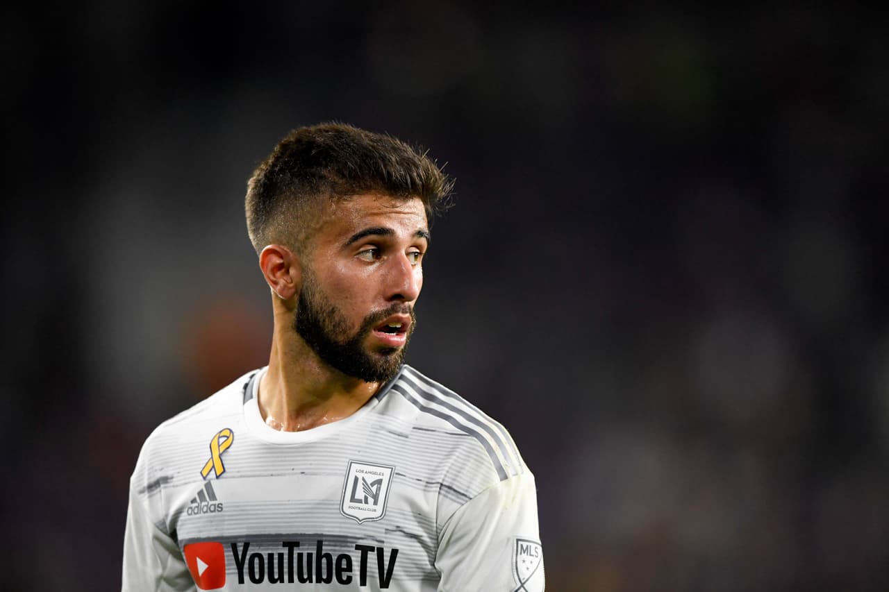 El delantero uruguayo finalizó en la tercera posición en la elección de 2018, y este año elevó su posición para quedarse con el primer lugar.
<br>Rossi y sus 16 goles fueron uno de los catalizadores de un LAFC que realizó la mejor temporada regular en la historia de MLS. Por su edad, su procedencia y su rápida adaptación a la liga norteamericana, la posibilidad de una transferencia a Europa parece cada día más cercana.