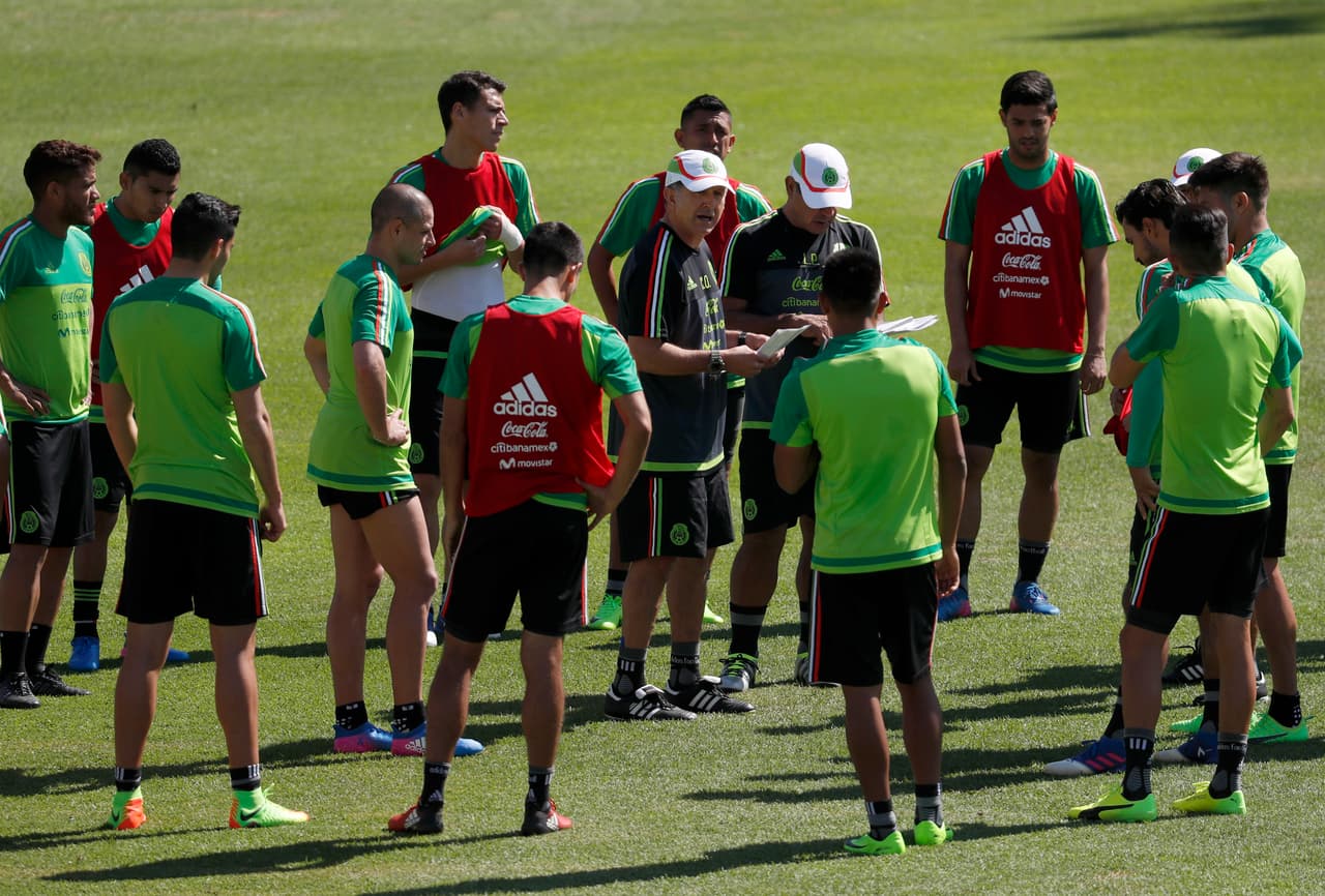 Juan Carlos Osorio ha probado decenas de jugadores en el 'Tri' y su proceso se ha caracterizado por no tener una nómina igual de un partido a otro. Eso lo ha entendido ya su plantilla.