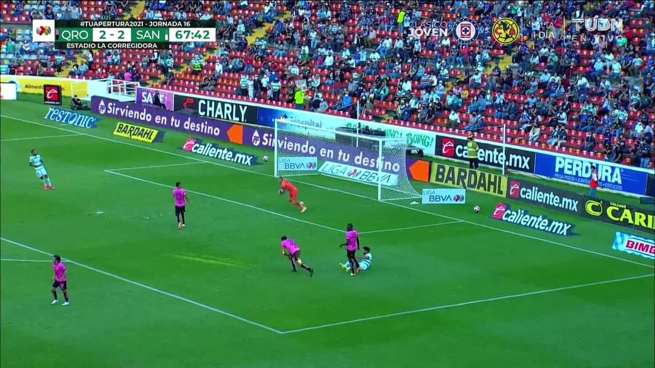 ¡TIRO ATAJADO! disparo por Eduardo Aguirre.