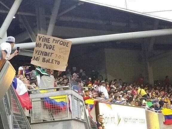 Memes del partido de Chile contra Colombia.