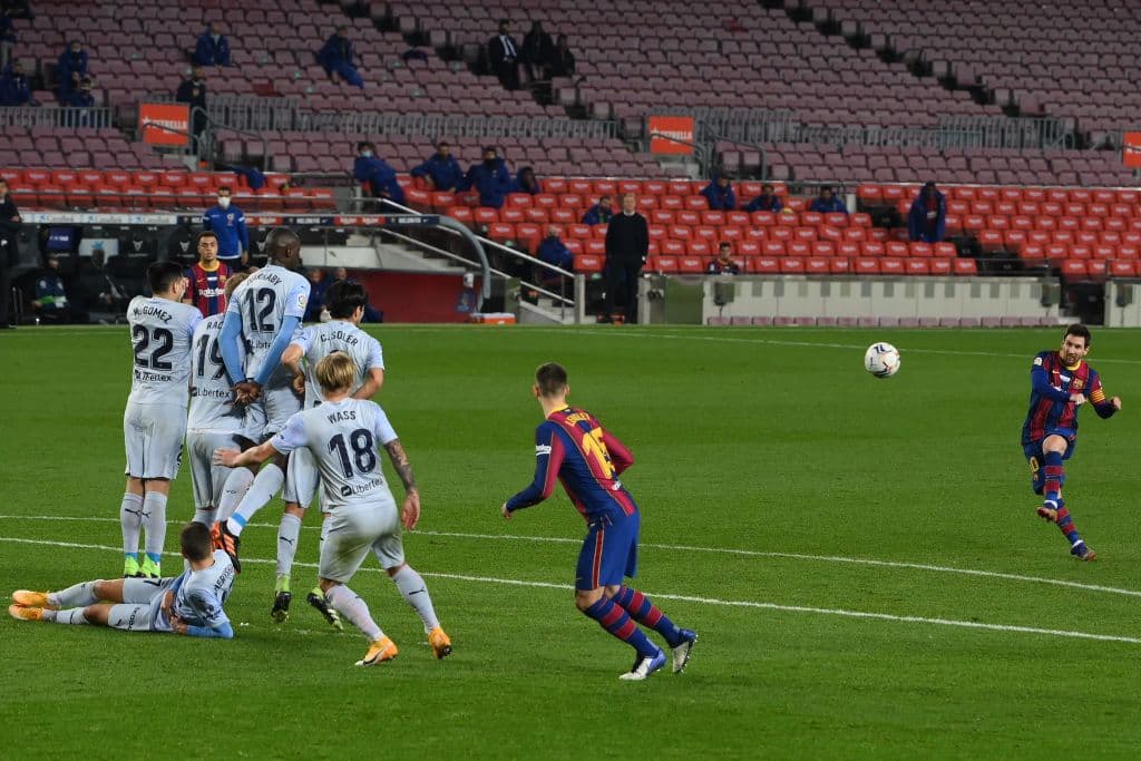 Diakhaby (29’) adelantó a los visitantes y Lionel Messi (45´4’) emparejó los cartones. Ronald Araújo (52’) daba vuelta al marcador, pero apareció Maxi Gómez (69’) para sellar el empate definitivo. Barcelona cierra la jornada con 21 unidades y con 8 puntos de diferencia con el líder de la competición.