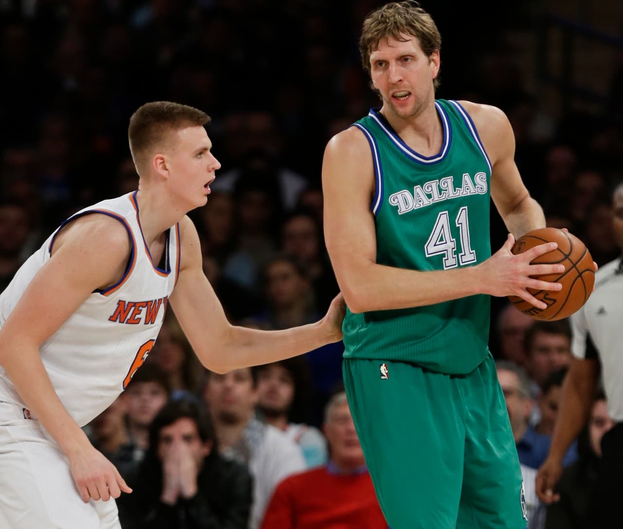 Porzingis acabó con 28 puntos en su primer enfrentamiento con Nowitzki.