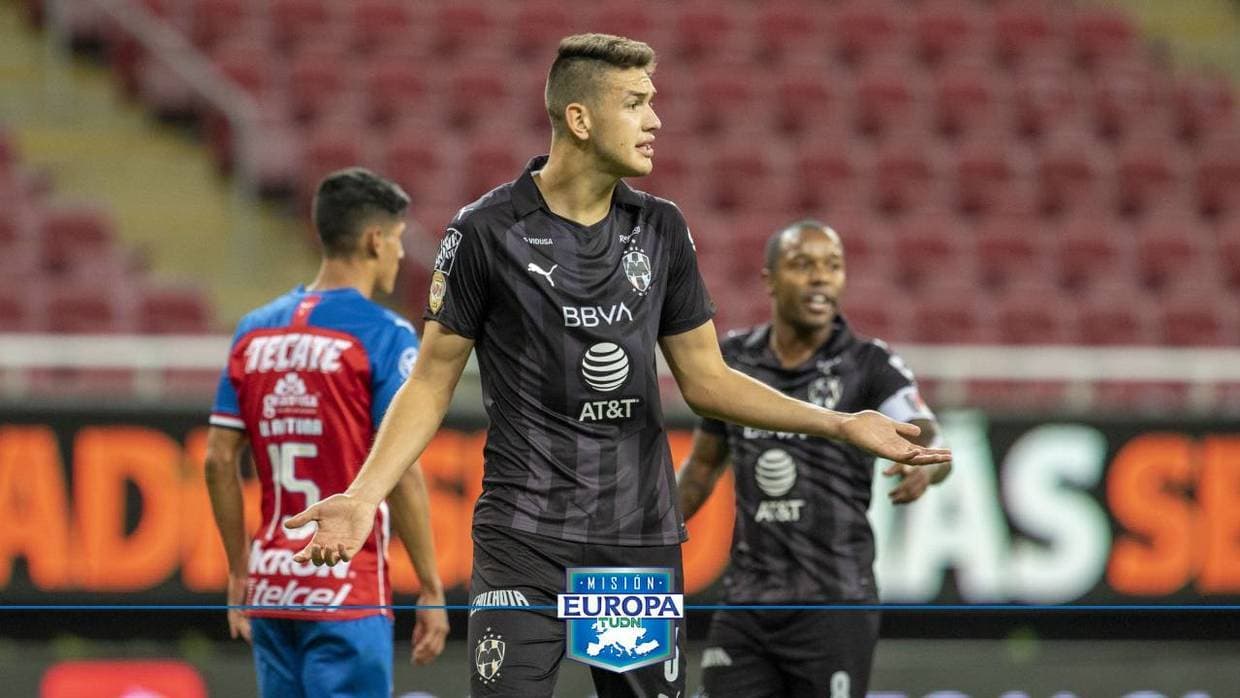 Hristo Stoichkov compara a César Montes con Gerard Piqué