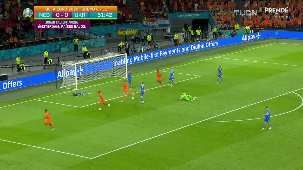 ¡GOL!  anota para Holanda. Georginio Wijnaldum