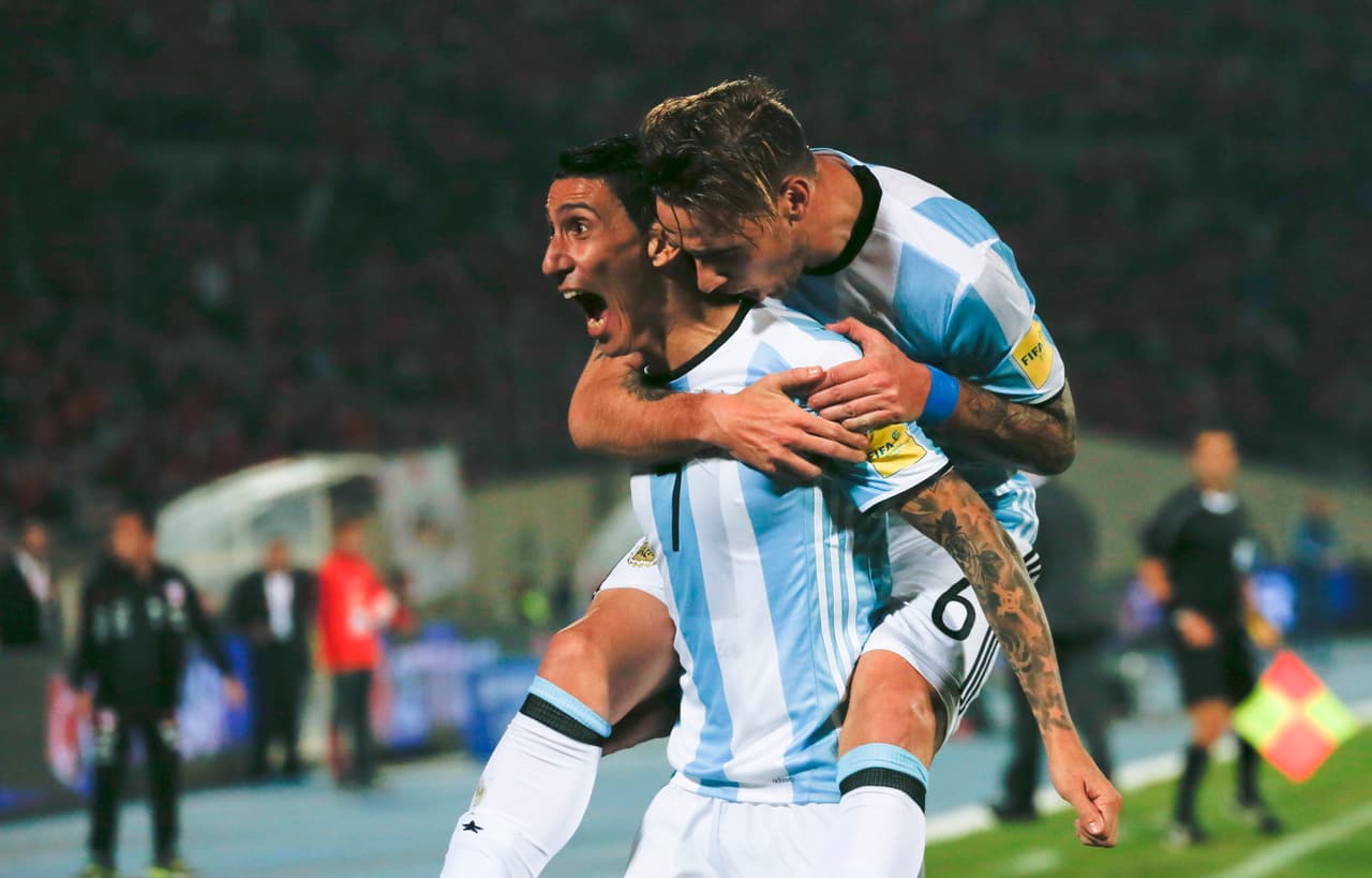 Si bien es cierto que Argentina va tercera de la tabla y está a dos puntos de los líderes, el cambio de timón y los problemas internos de la AFA podrían romper el equilibrio en el combinado nacional.