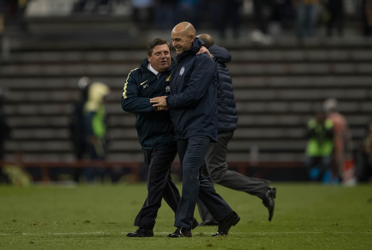 Este no es el primer duelo eliminatorio que vivirán el Cruz Azul de Jémez y el América de Miguel Herrera, pues las 'Águilas' ya salieron airosas en la Copa MX, en la que llegaron hasta semifinales.