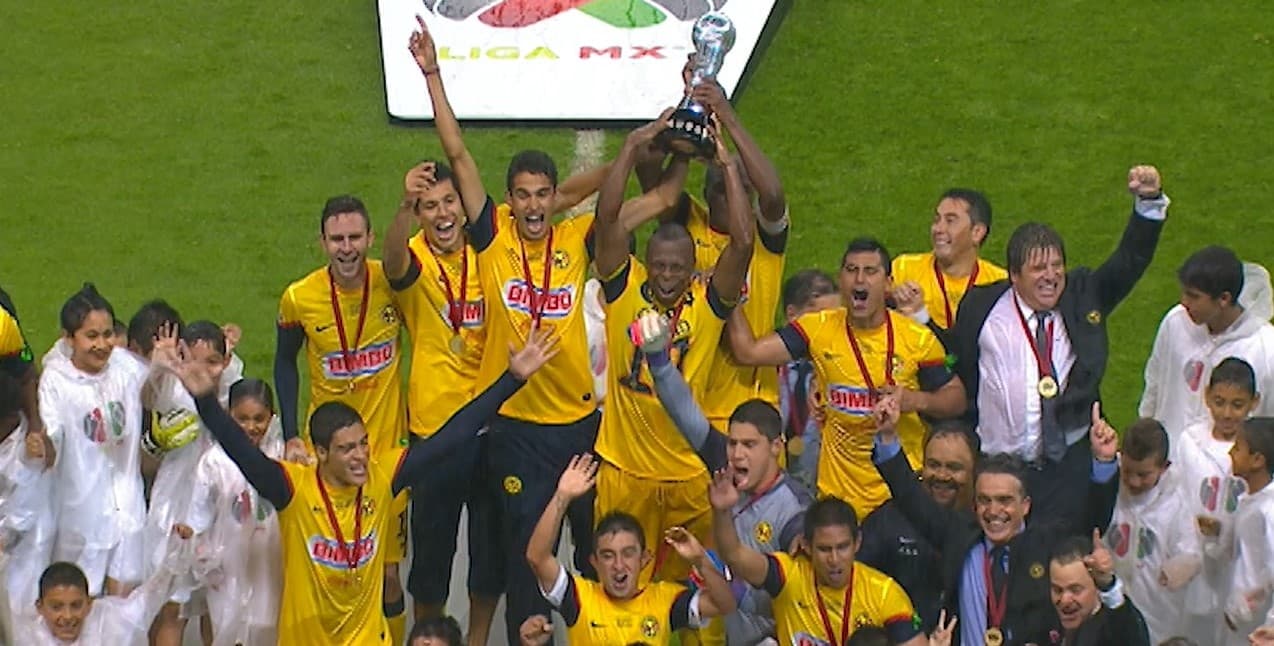 América levantó el trofeo del torneo Clausura 2013 ante Cruz Azul en una final épica donde, una ocasión más, el guardameta fue fundamental para conseguir el título.