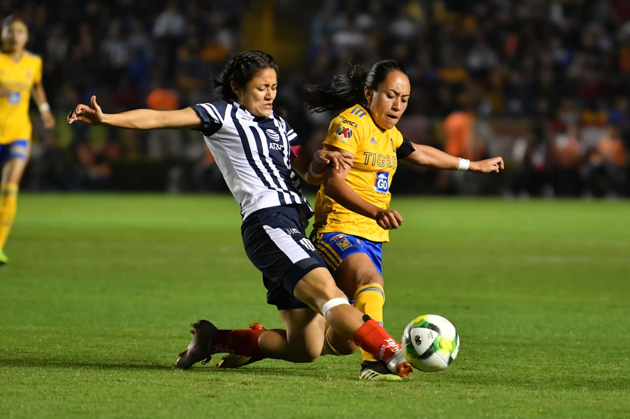 Lo que no cambiaba, desde el comienzo, era la intensidad del partido, de la manera en la que cada balón era disputado.