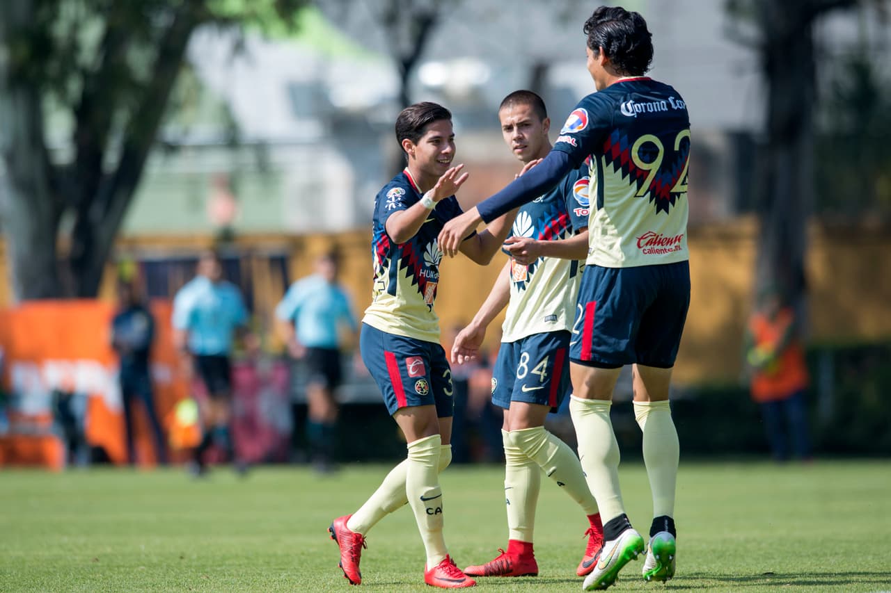 Córdova tiene 22 años y fue compañero de Diego Lainez en la Sub-20 del América.