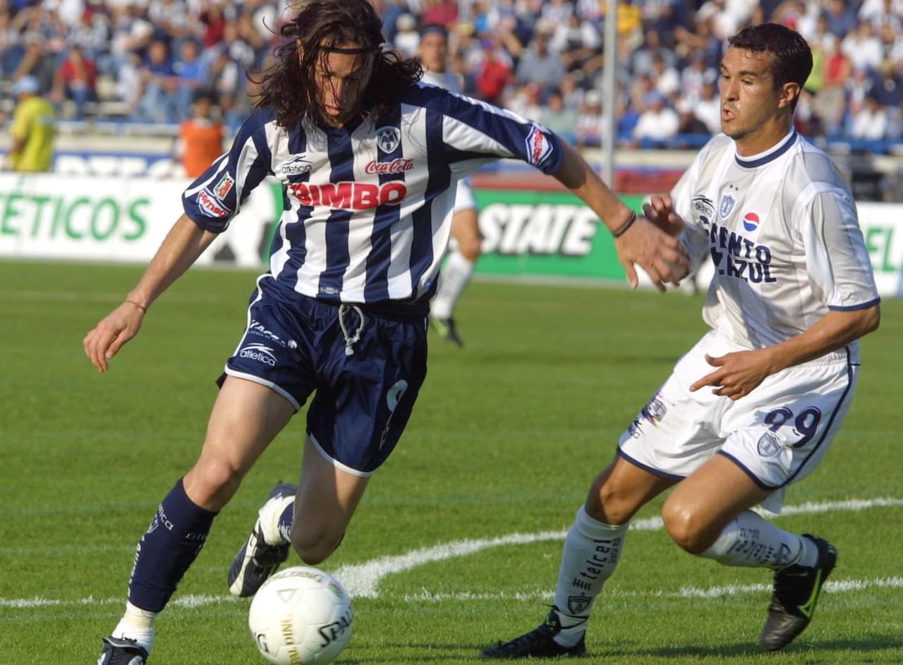 En Coapa hizo pretemporada, jugó tres partidos oficiales y cruzó el charco.