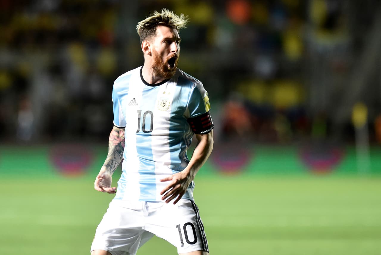 Lionel Messi fue la gran figura con un gol y dos pases de gol en el triunfo 3-0 contra Colombia.