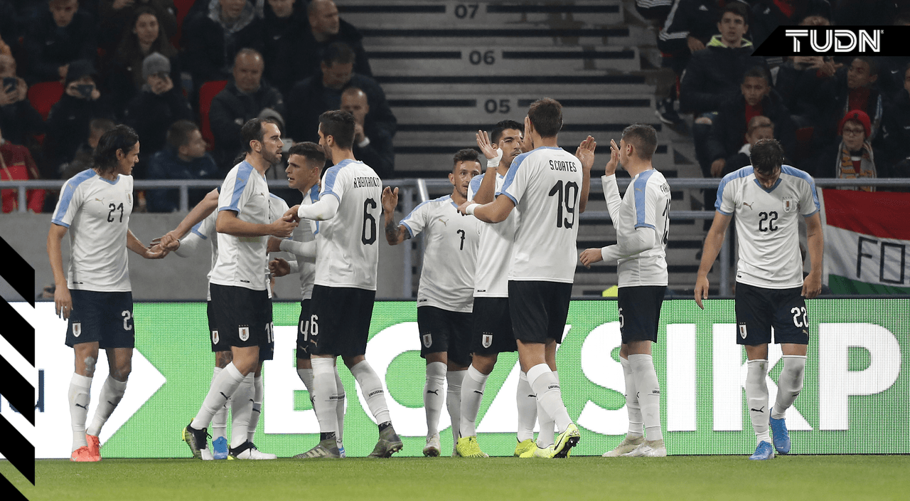 Los Charrúas vencieron 2-1 a Hungría con goles de Brian Rodríguez y Cavani.