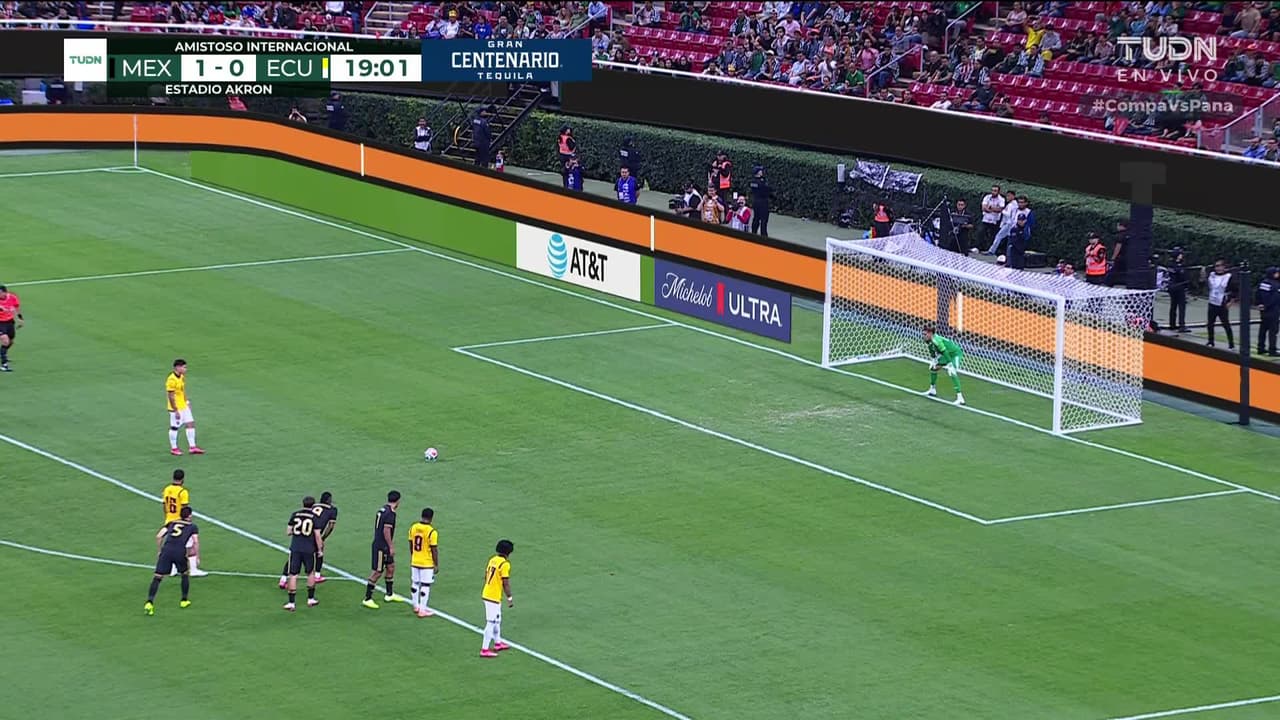 ¡GOL!  anota para Ecuador. Jordy Alcívar