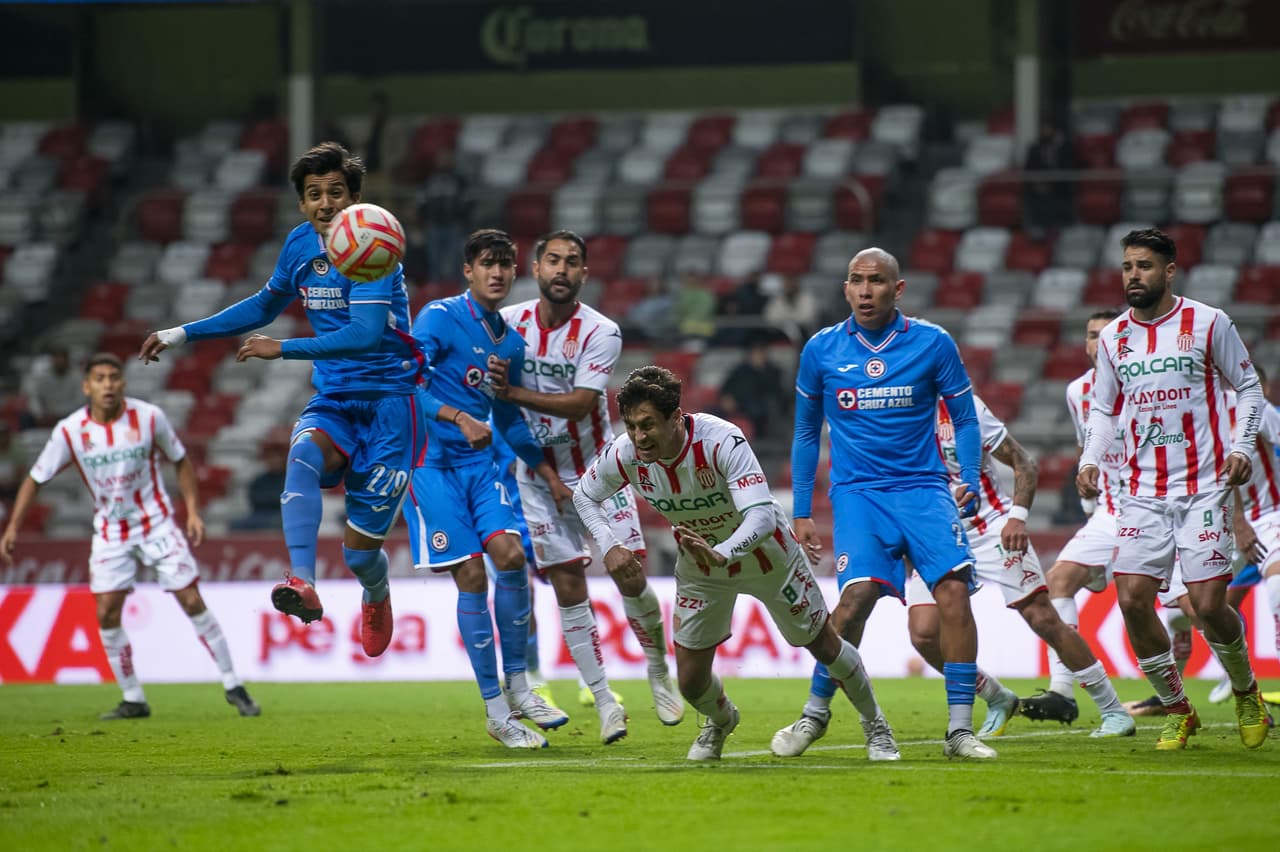 Cruz Azul y Necaxa no se hicieron daño en el primer encuentro de la Copa por México 2022 que se disputó en el Estadio Nemesio Diez de Toluca con un 0-0.