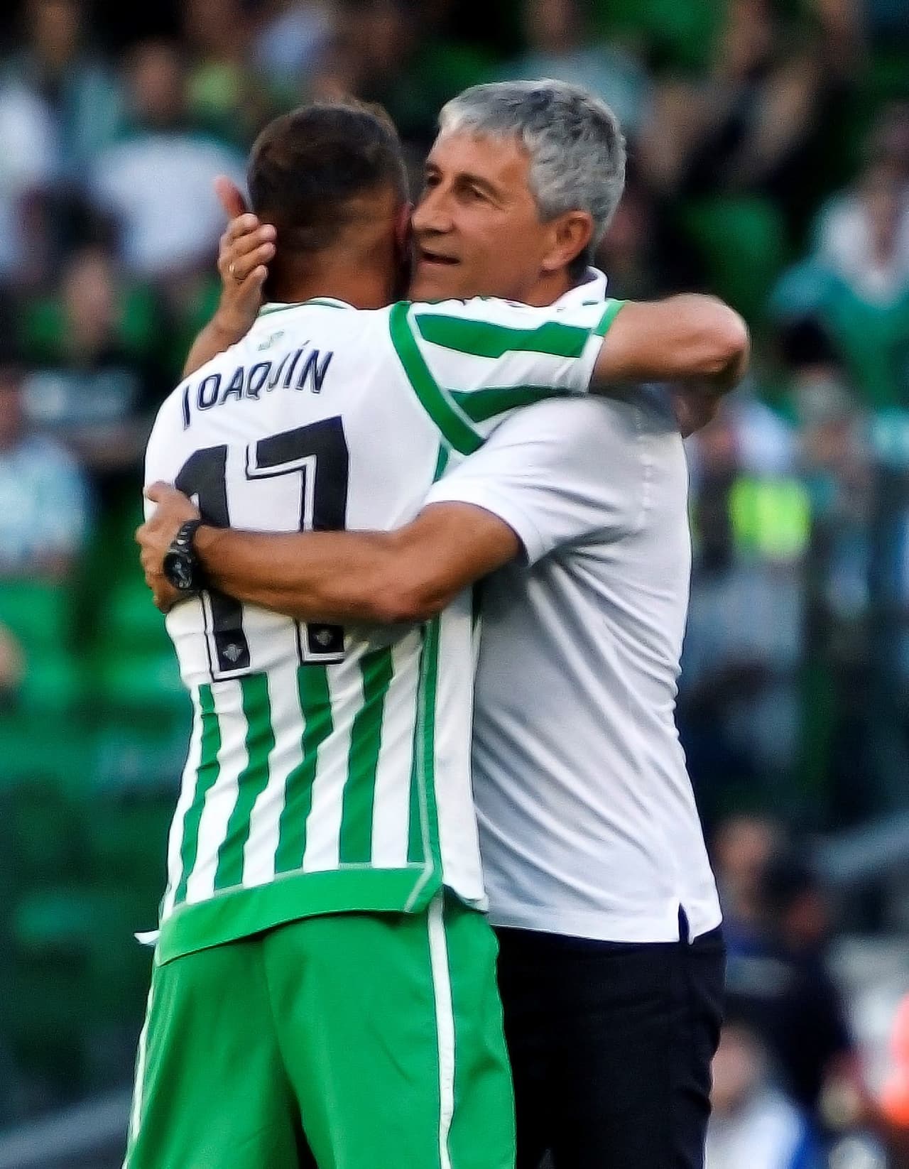 Joaquín anotó al minuto 45 del segundo tiempo el segundo gol para el triunfo de Betis 2-1 contra Huesca en su último partido de esta temporada en el estadio Benito Villamarín de Sevilla por la Jornada 37 de la Liga de España