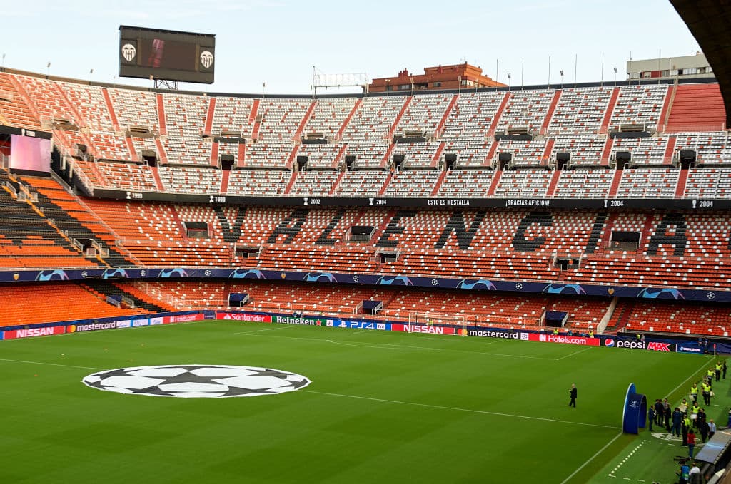 Mestalla abrió temprano, aún con luz de día, sus puertas para albergar a los poco más de 40 mil hambrientos aficionados que querían ver a su equipo, el Valencia, ante la Juventus.