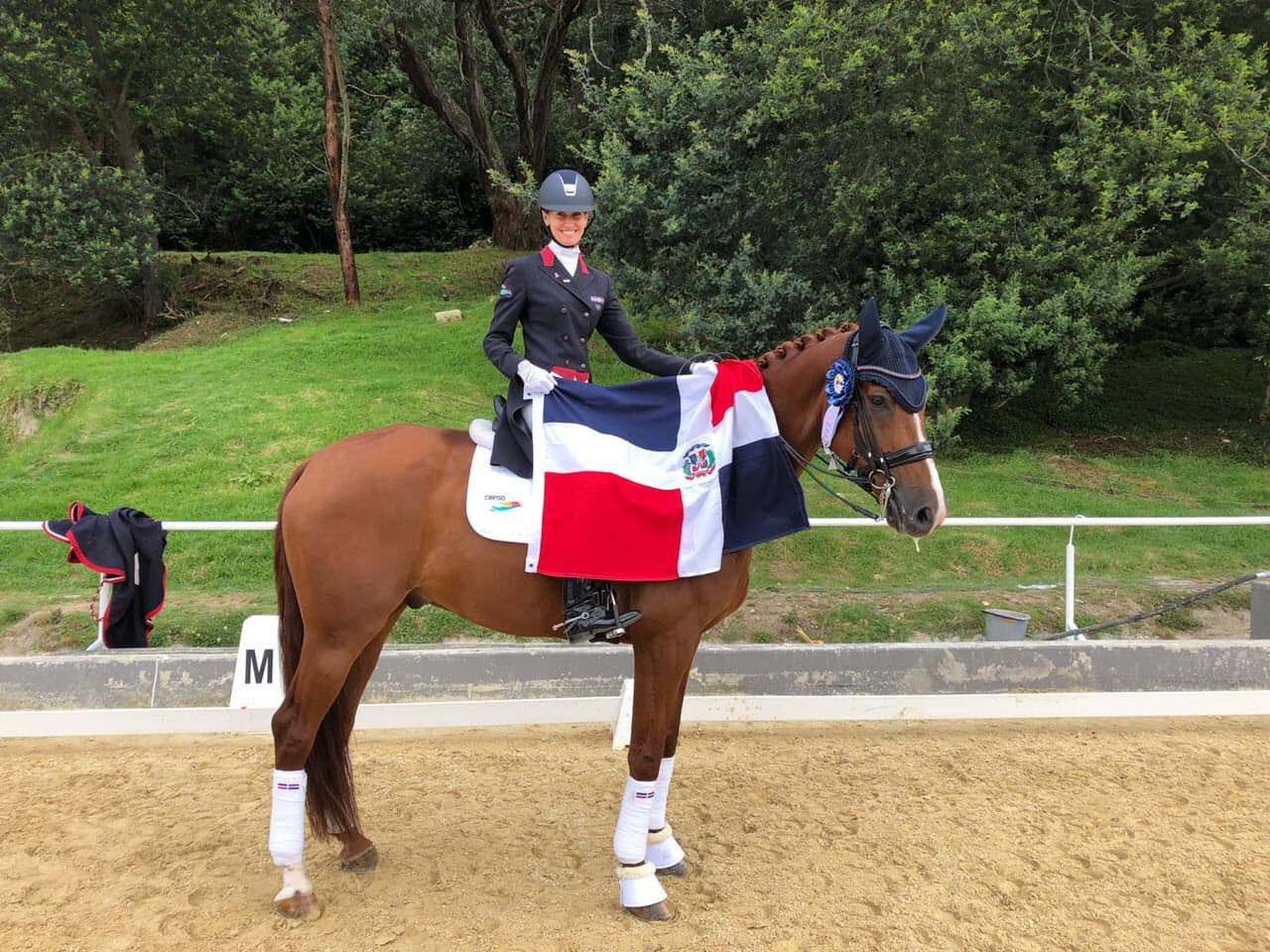 El adiestramiento individual femenino 
<b>quedó en manos de la dominicana Ivonne Losos. </b>Mónica Burssens (México) y Mariana Quintana (México) completaro el top 3. Además, 
<b>también ganó la prueba de saltos individual.</b>